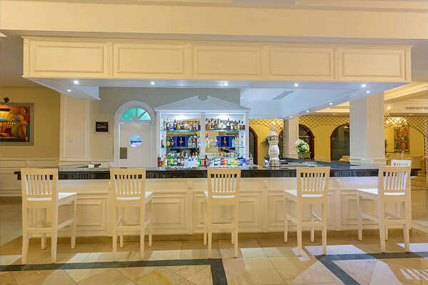 Primer Lobby Bar