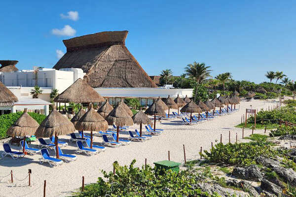 Tulum Lounge & Beach Chill Out