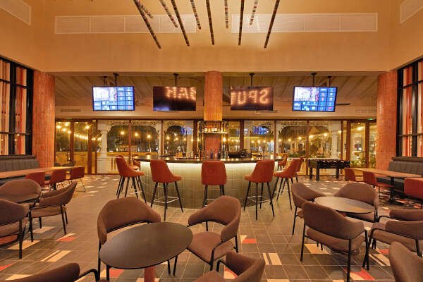 Batú Sports Bar - Bar de Entretenimiento Batú Sports Bar - Bar de Entretenimiento